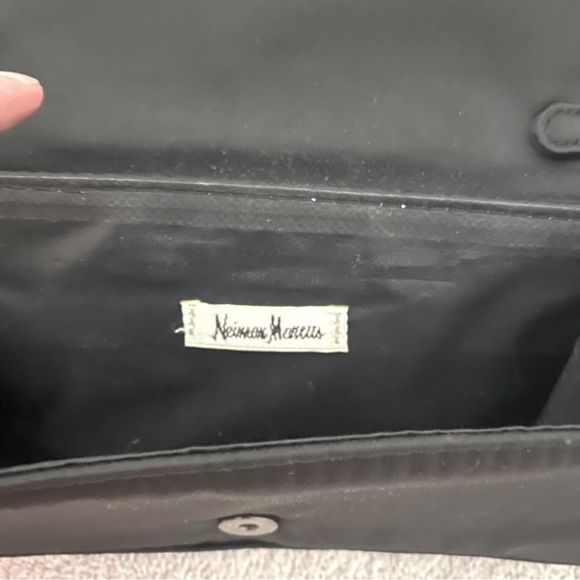 Neiman Marcus Women Evening Bag Envelope Clutch Purse Black EUC - Picture 8 of 8